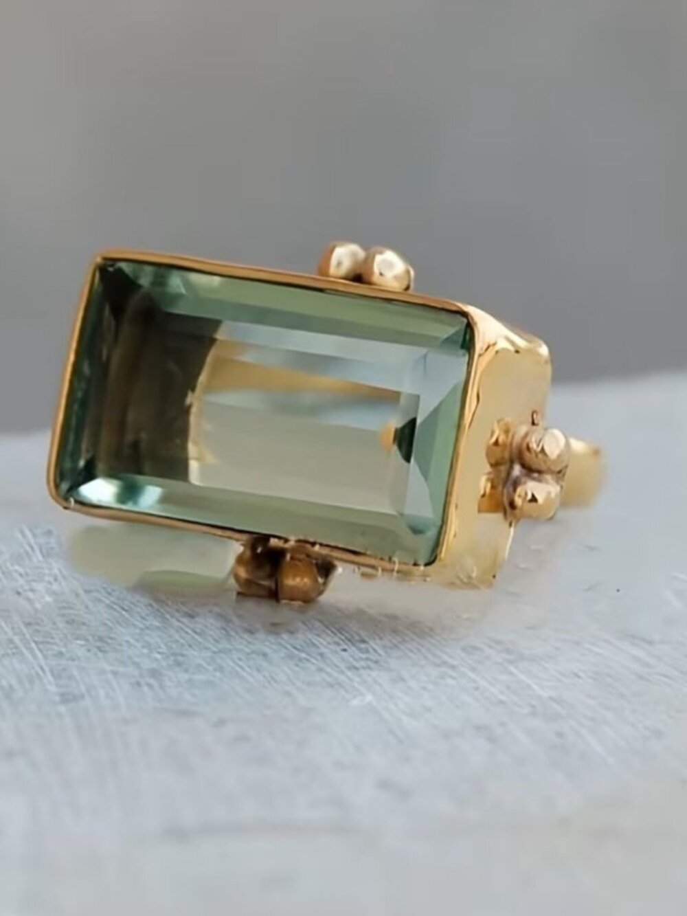 Green Gemstonering 2457